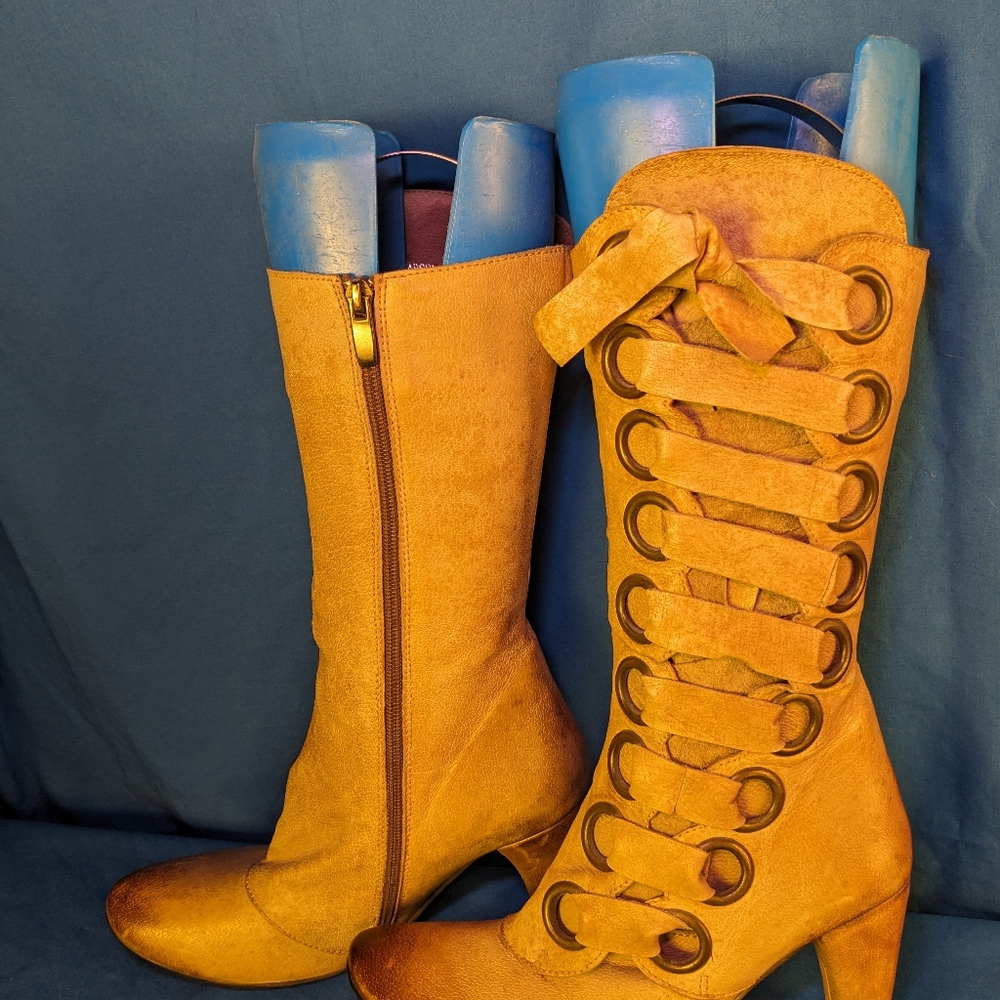 Size 7 New Chocolate Blu Corset Boots